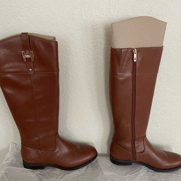 Tommy Hilfiger Elegant Brown Leather Riding Boots - Picture 4 of 5